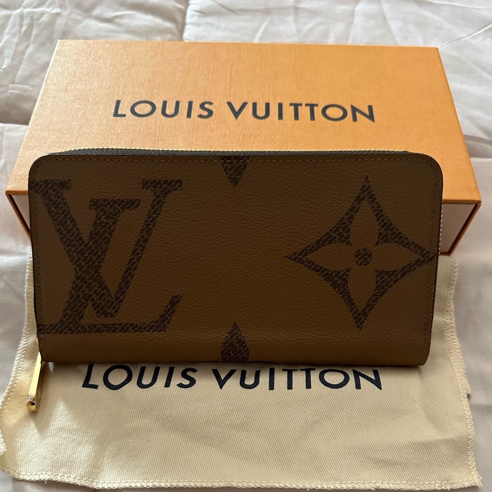 NEW Louis Vuitton Reverse Monogram Zippy Wallet